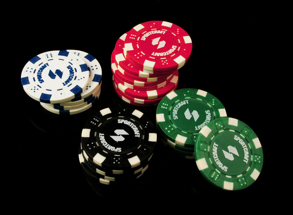 1280px-Poker_Chips