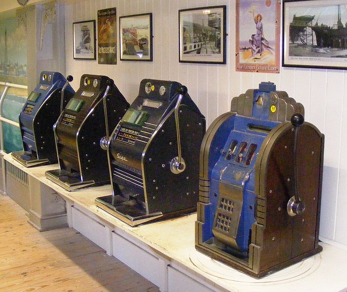 711px-Slot_machines_at_Wookey_Hole_Caves